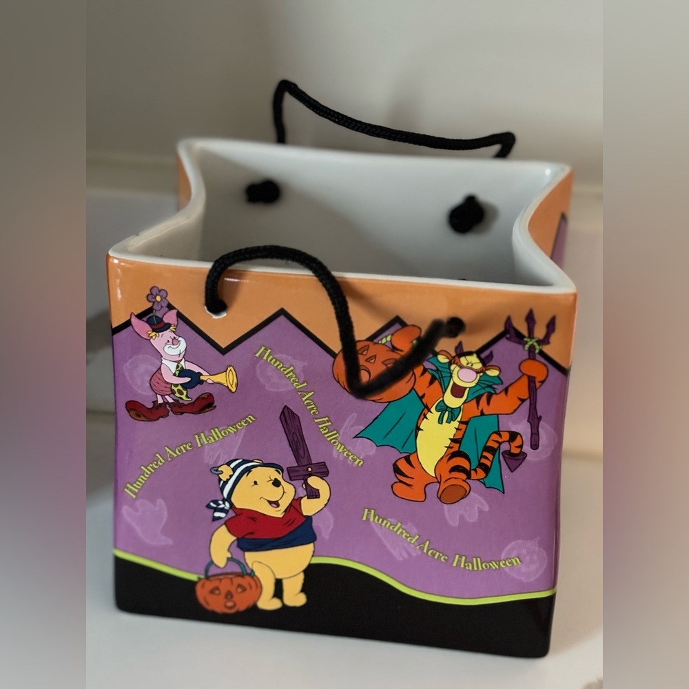 Vintage 2000 Disney FTD Ceramic Halloween Trick or Treat Bag Vase Pooh Tigger